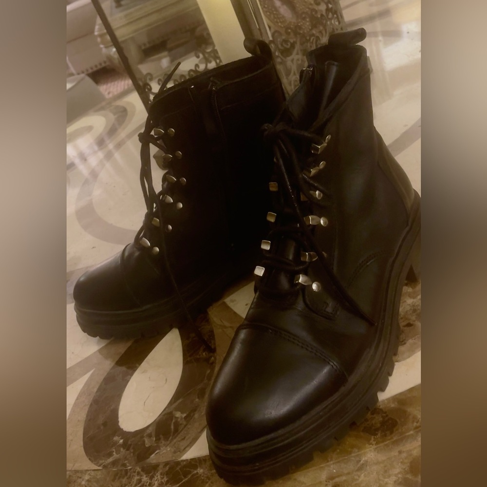 Chabers Full Leather Hikers 9 1/2 made in Portugal